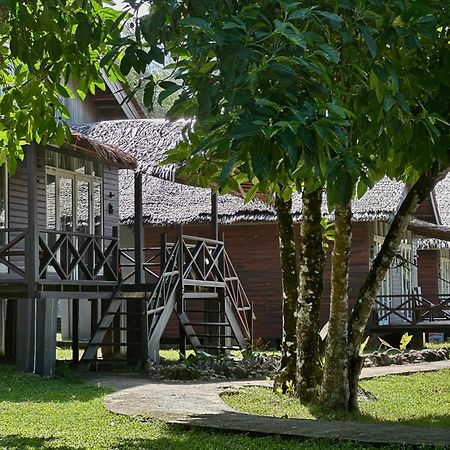 Baturundung Surf Resort Naibos Екстериор снимка