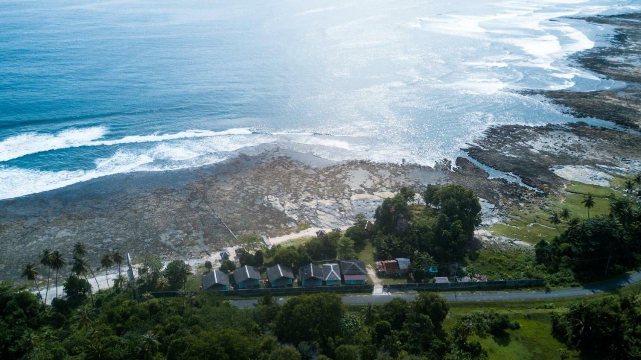 Baturundung Surf Resort Naibos Екстериор снимка