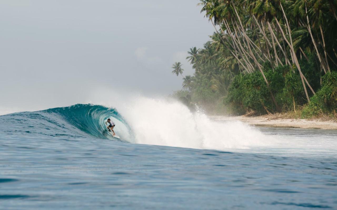 Baturundung Surf Resort Naibos Екстериор снимка